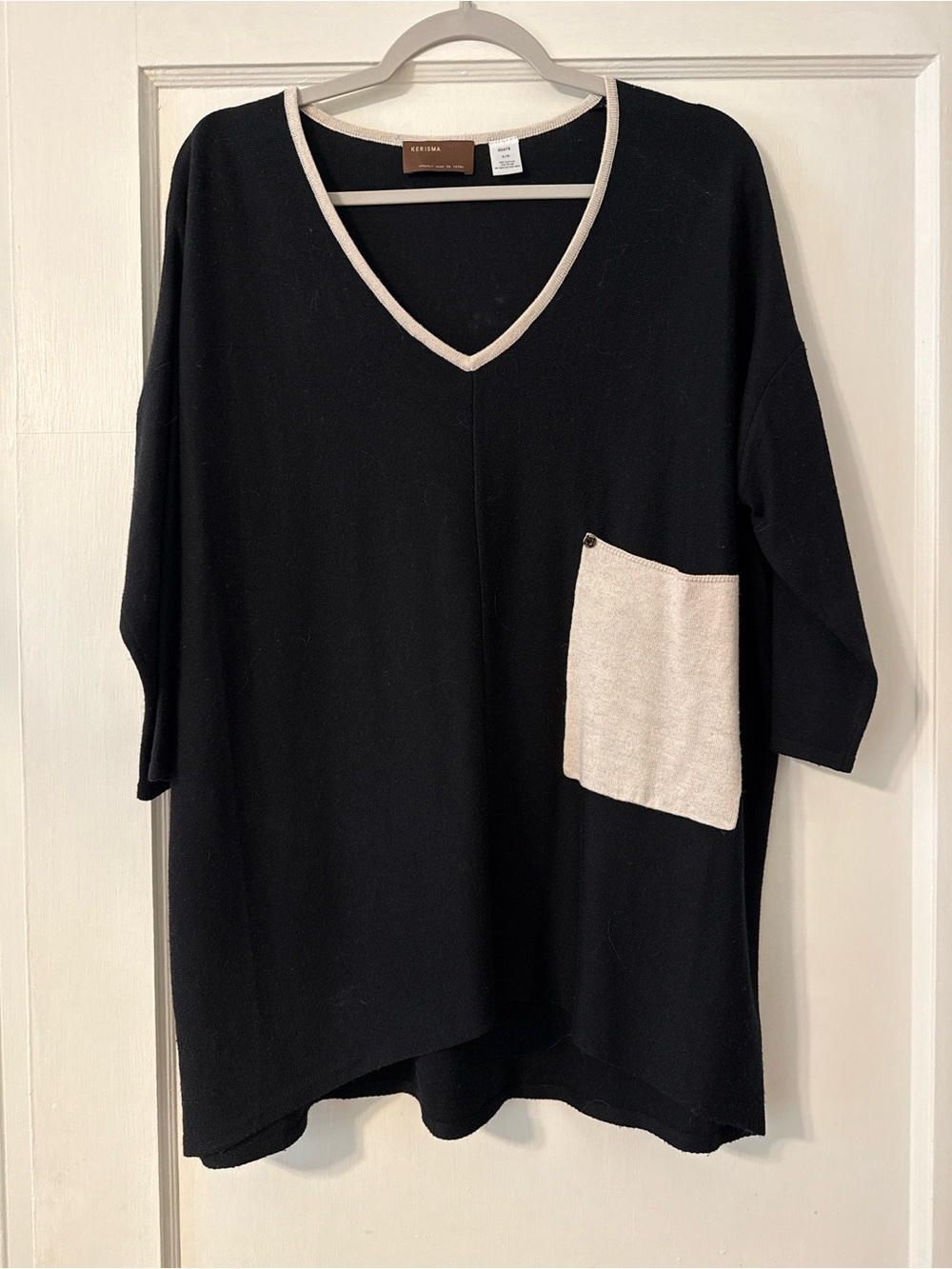 Kerisma Black V-Neck Knit Tunic with Cream Contrast Pocket